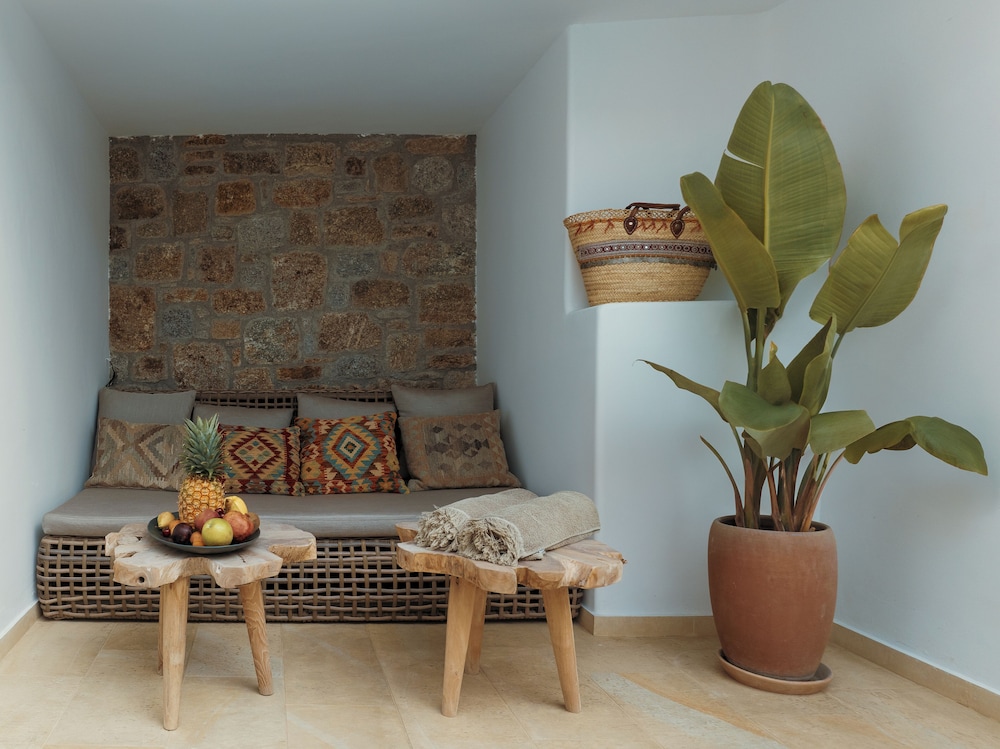 Family Suite, 2 Bedrooms, Private Pool - Photo 3