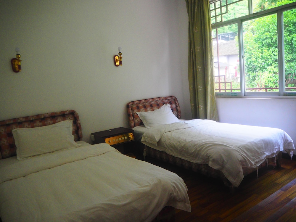 Standard Twin Room, Mountain View photo 2