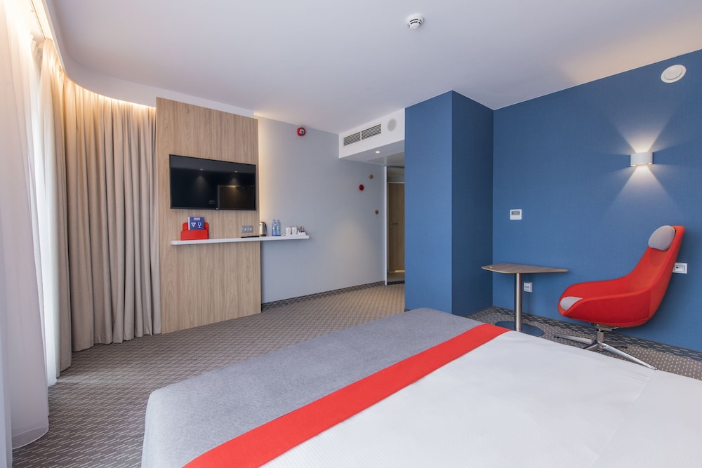 Standard Room, 1 Double Bed, Accessible (Free Breakfast) - Photo 1