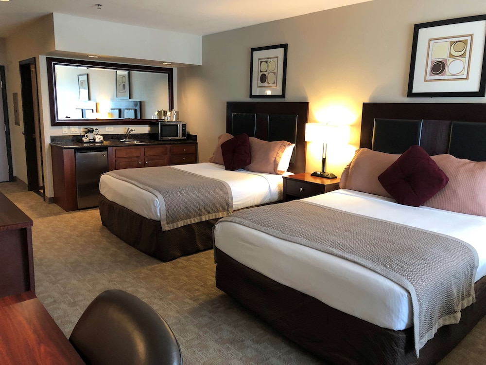 Junior Suite, 2 Queen Beds - Photo 1