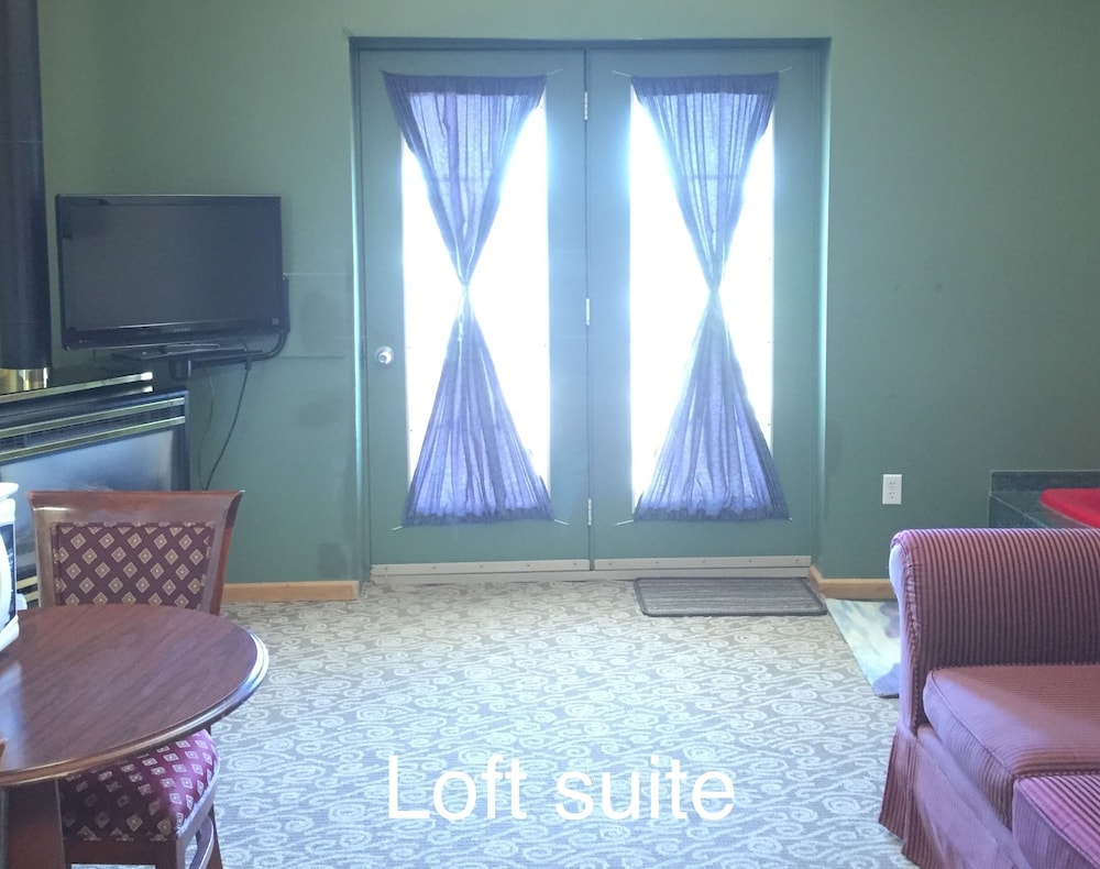 Suite, 2 Double Beds, Jetted Tub photo 3