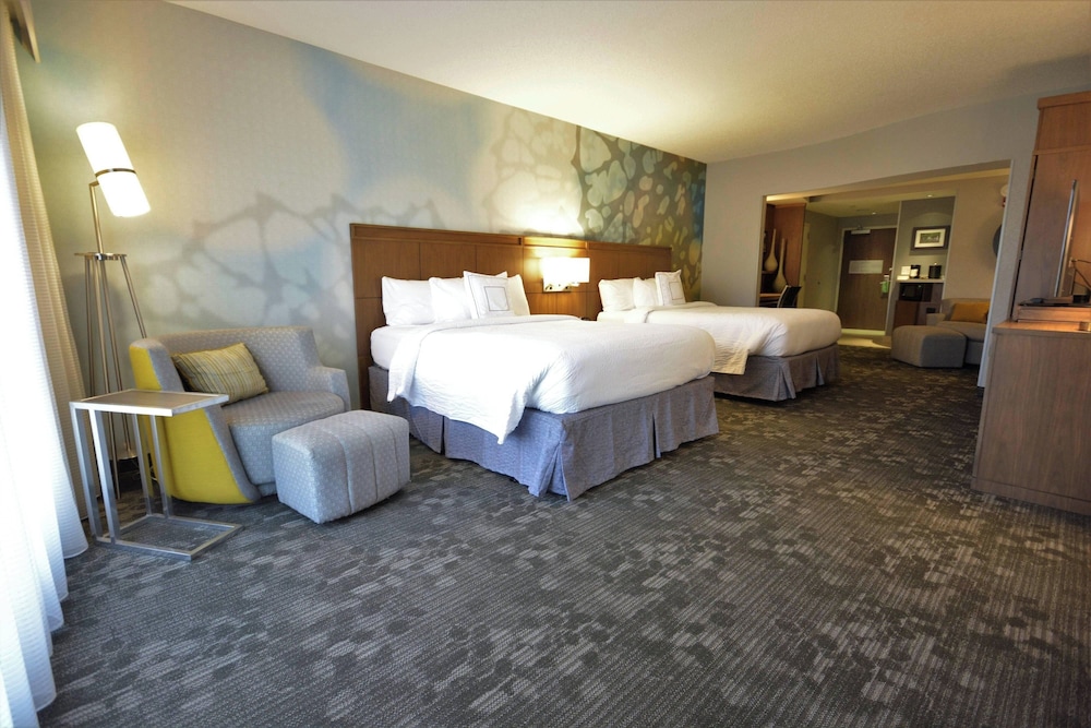 Suite, Multiple Beds photo 1