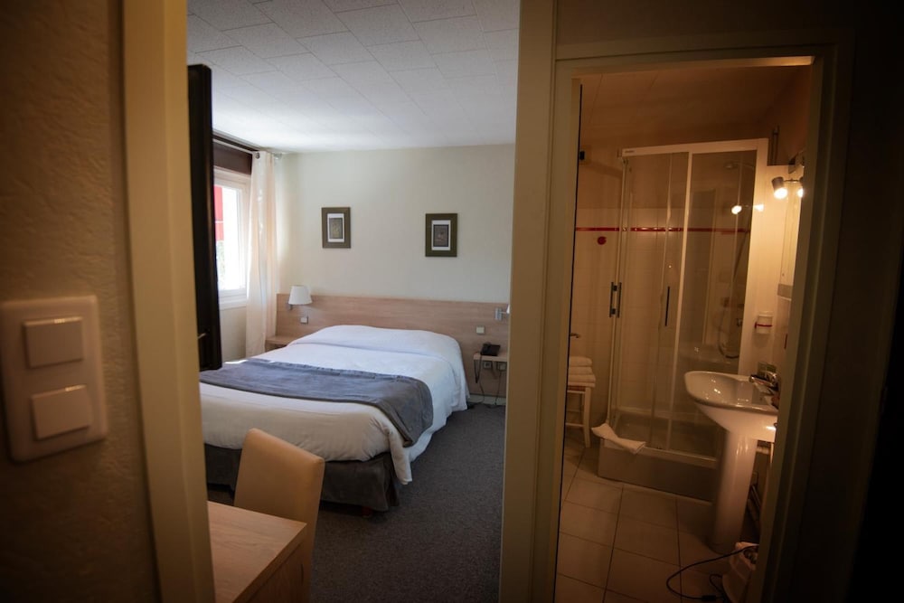 Superior Double or Twin Room photo 3