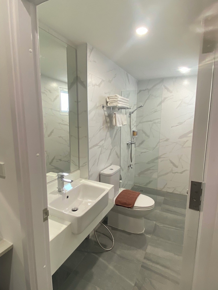 Deluxe Twin Room, 2 Queen Beds - Photo 4