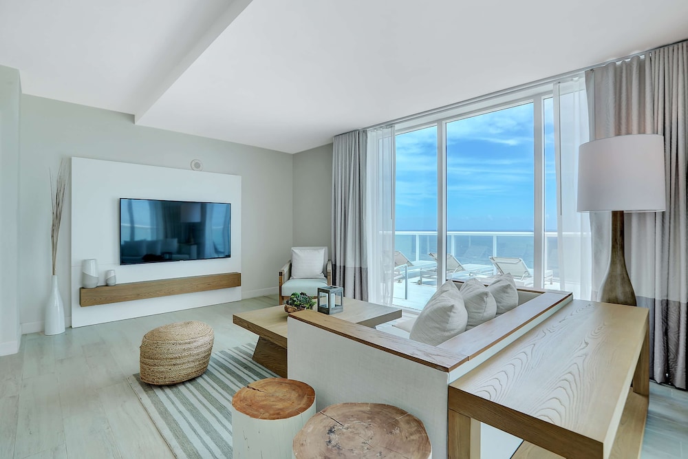Suite, Multiple Beds - Photo 4