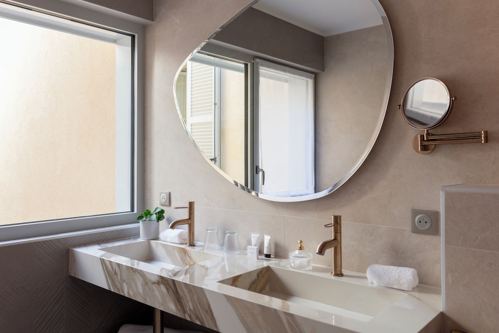 Junior Suite, 1 King Bed, Ensuite, Overwater photo 2