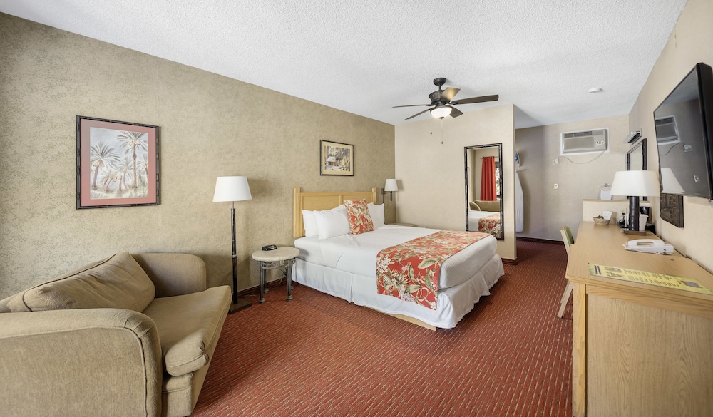 Standard Room, 1 King Bed - Photo 2