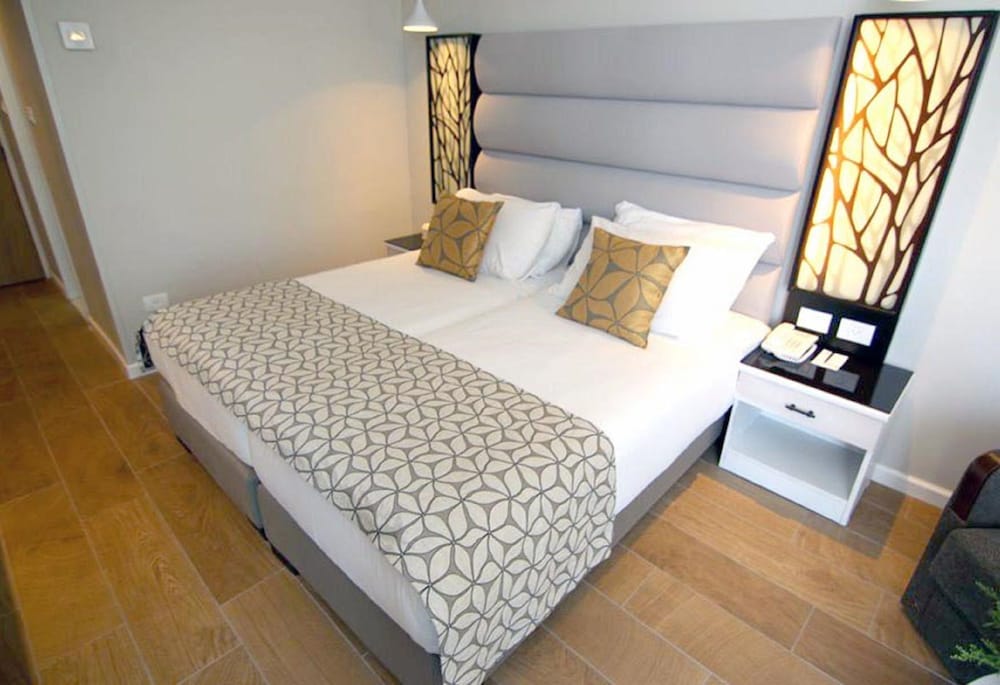 Hod Room with Balcony photo 1