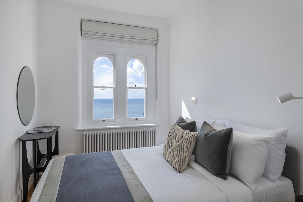 Luxury Apartment photo 2