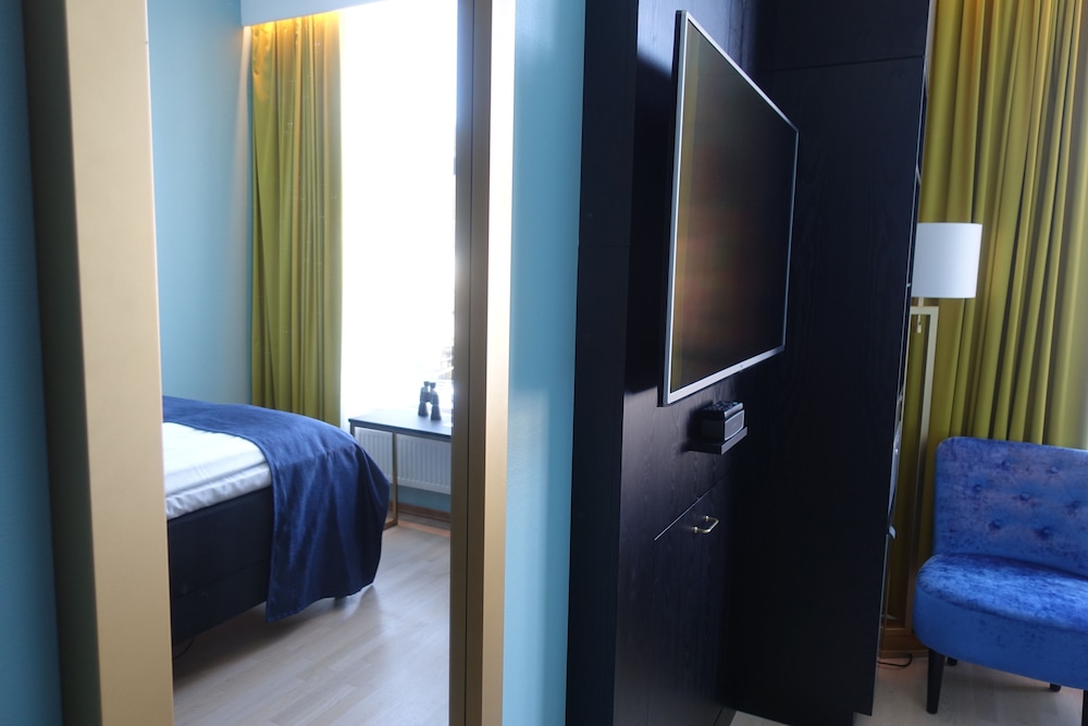 Room, Accessible photo 3
