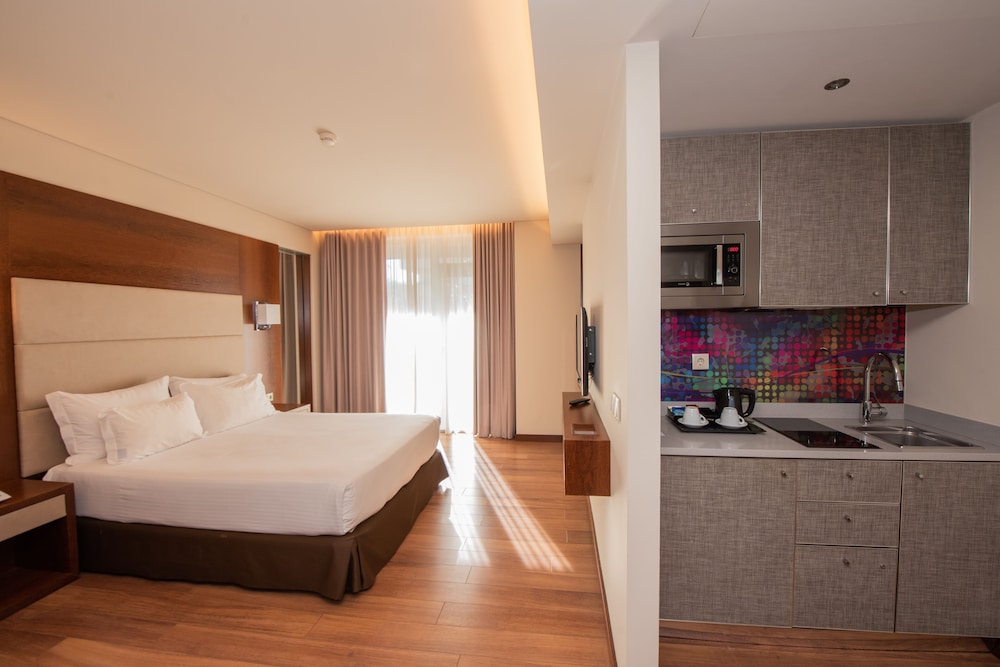 Double Room, Balcony - Photo 9