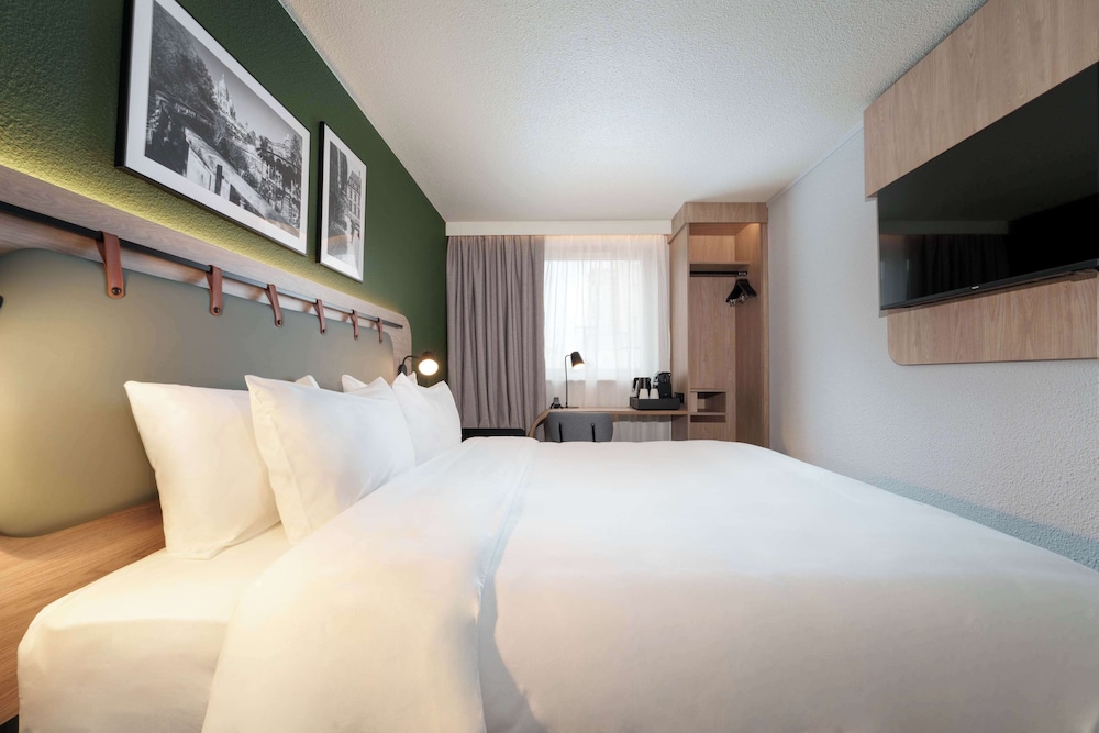 Superior Room, 1 King Bed - Photo 4