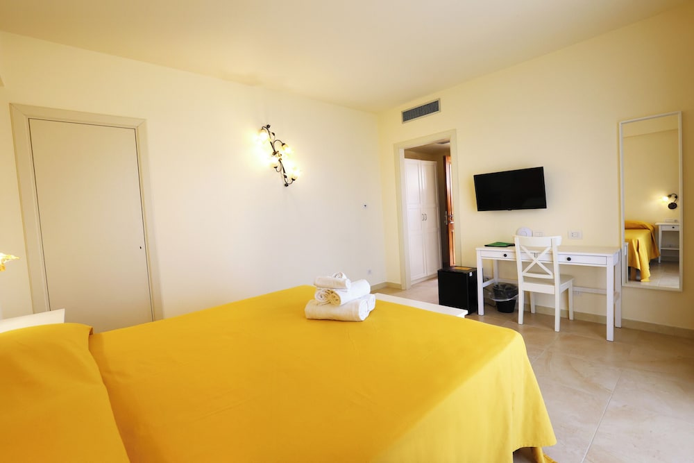 Deluxe Double or Twin Room - Photo 4