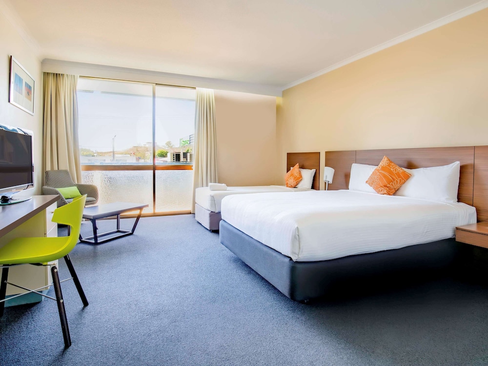 Standard Room, 1 Queen Bed - Photo 3