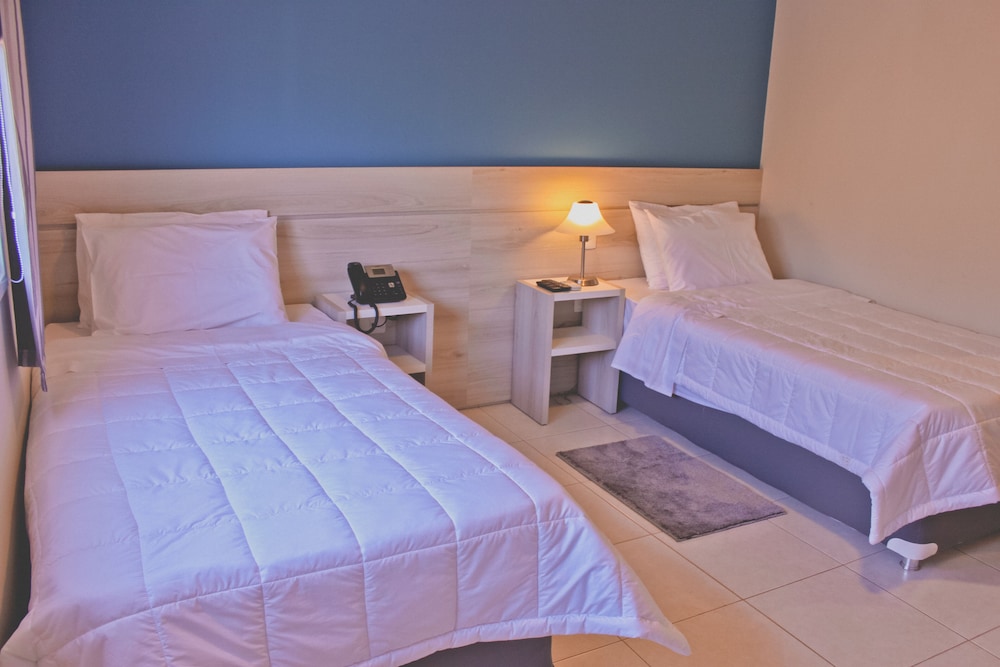 Standard Twin Room, 2 Twin Beds photo 3