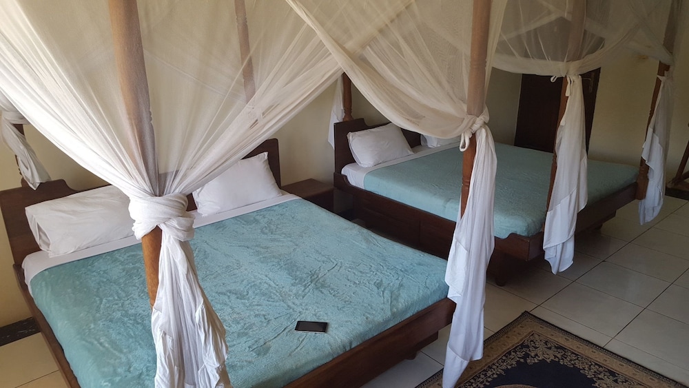 Family Room, 2 Double Beds photo 3