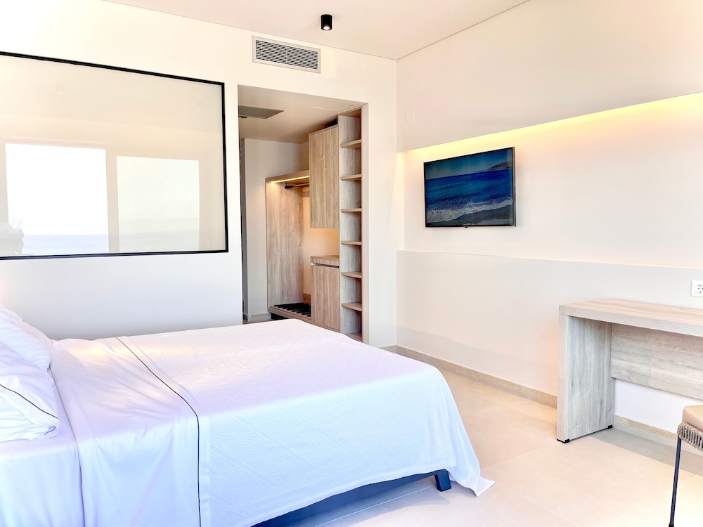 Standard Room with Private Pool & Sea View