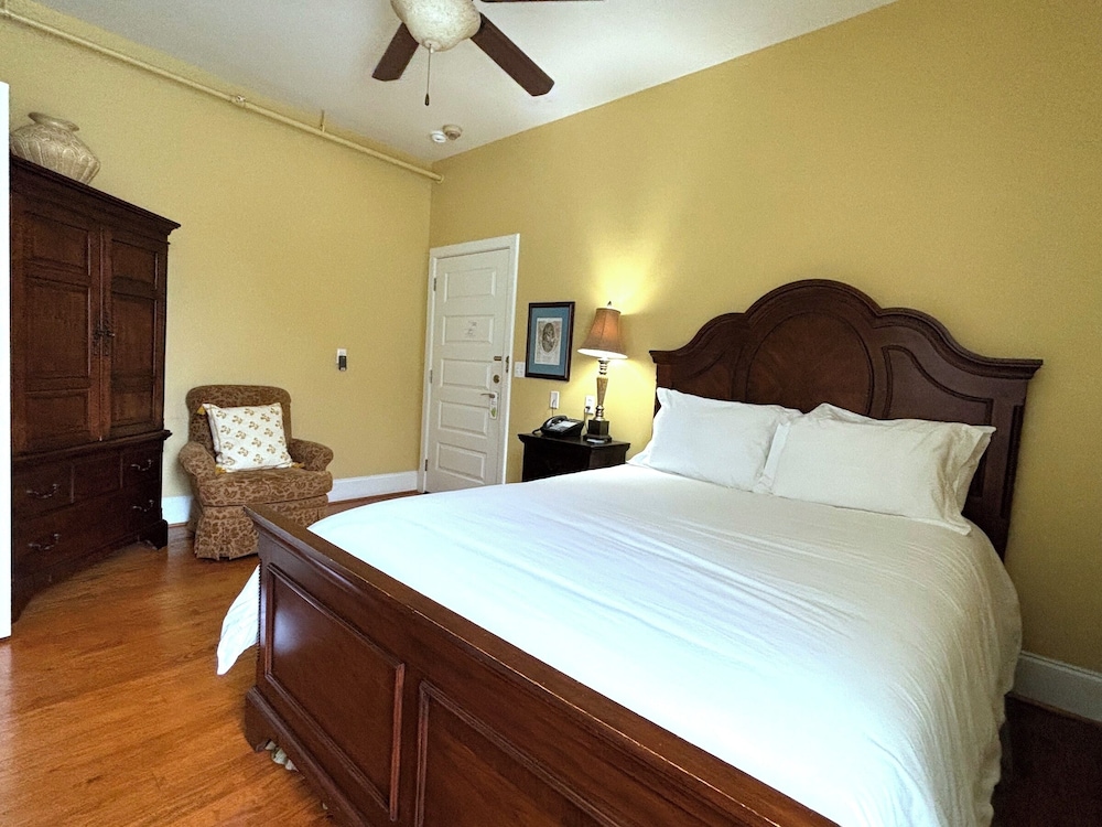 Standard Room, 1 Bedroom, Accessible, Non Smoking (The Lyon Room)