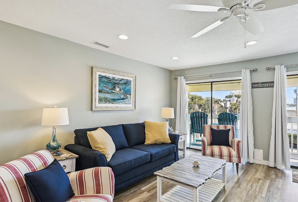 Condo, 2 Bedrooms