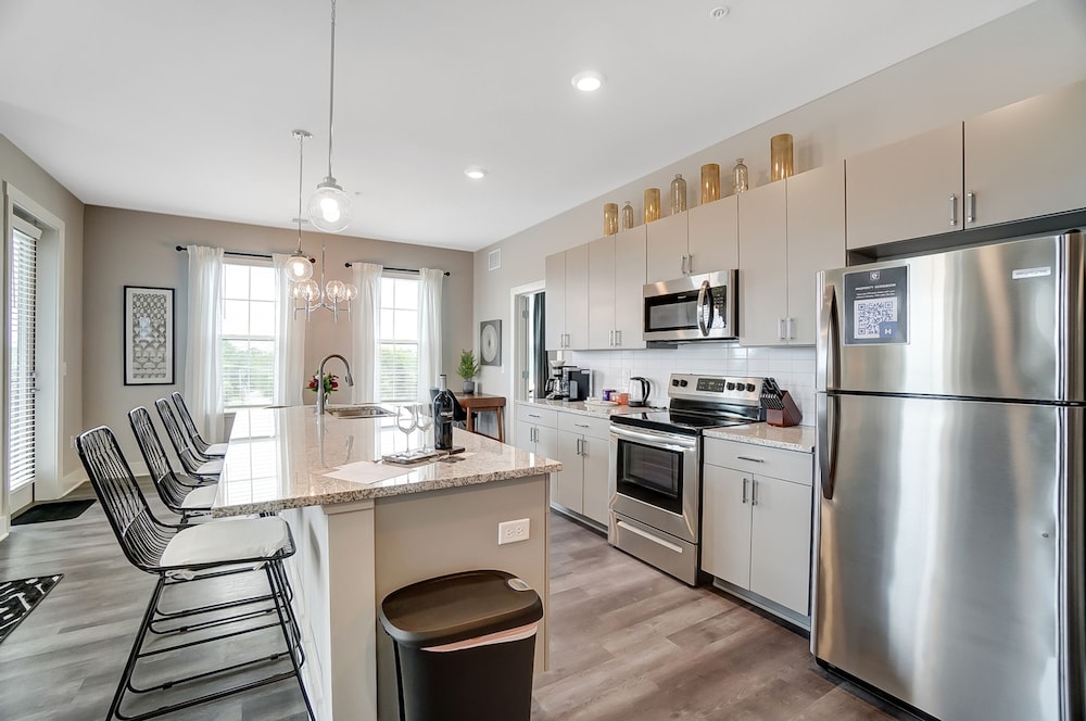 Opulent Corner 2BR Near OSU w Garage Parking, Zdjęcie 30