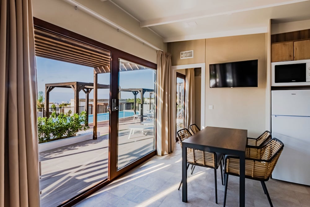 Premium Villa, 2 Twin Beds, Resort View (Balcony) - Photo 8