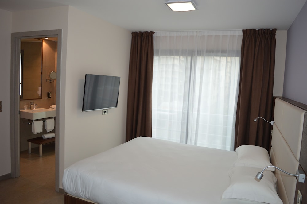 Superior Double Room, Mountain View photo 3