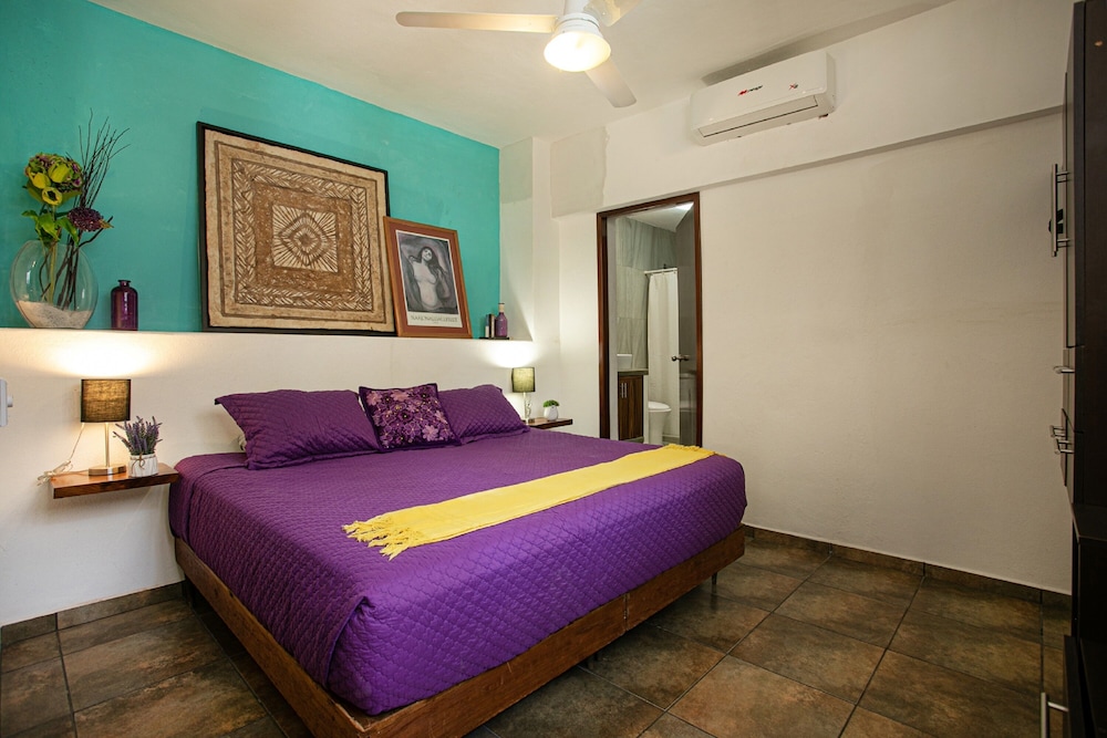 Loft C: one bedroom king size bed photo 1