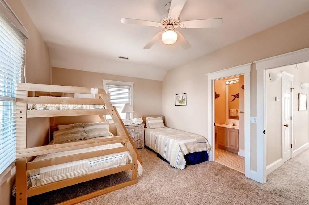 Family House, 3 Bedrooms, Ocean View, Sea Facing photo 2