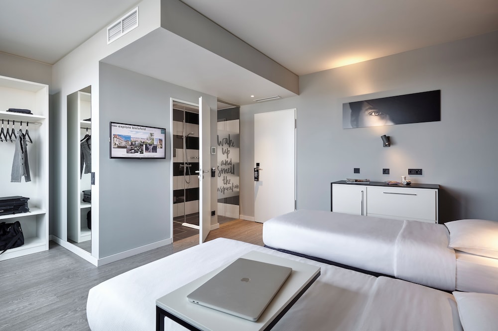 Urban-Double Room photo 2