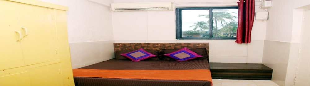 Deluxe Double Room, Non Smoking, Private Bathroom (Air-Conditioned)