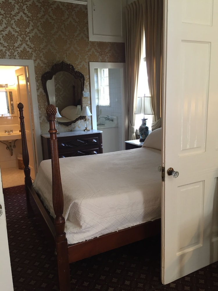 1 Bedroom Suite
