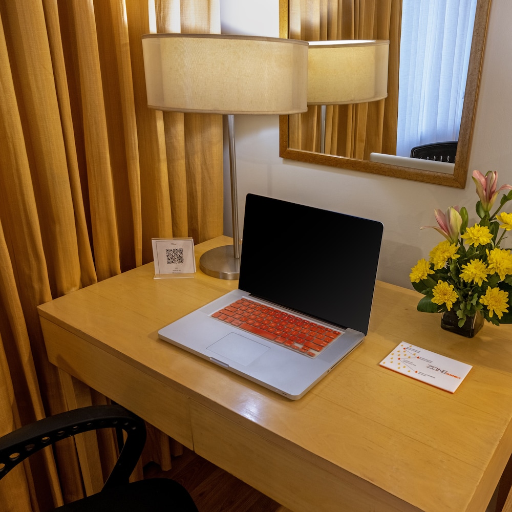 LUXE Room - Photo 2