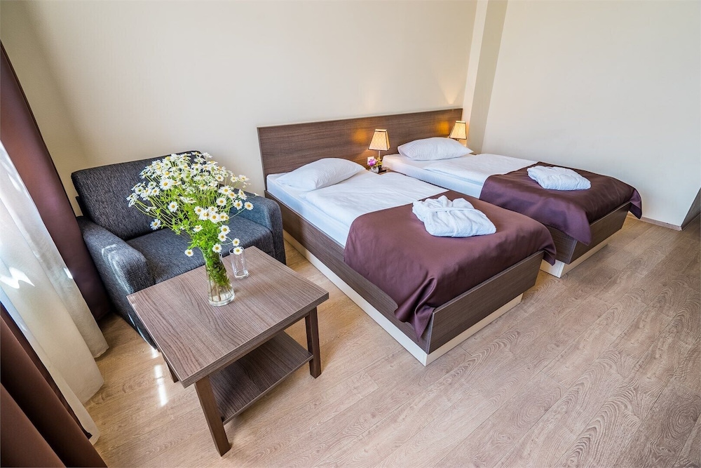 Standard Twin Room, 2 Twin Beds, Non Smoking photo 3