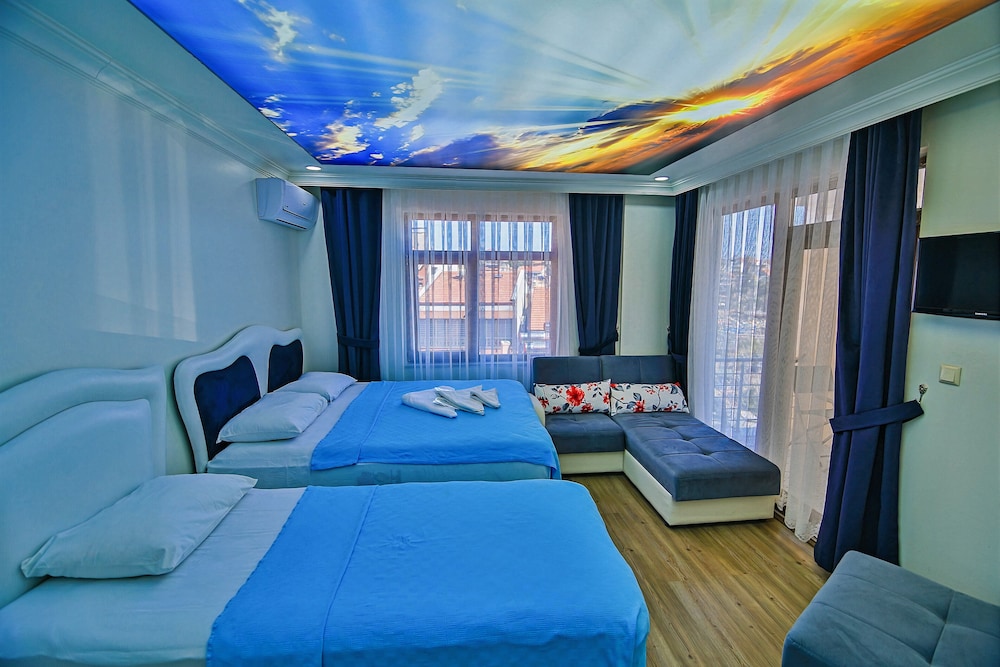 Family Room, Balcony, Partial Sea View