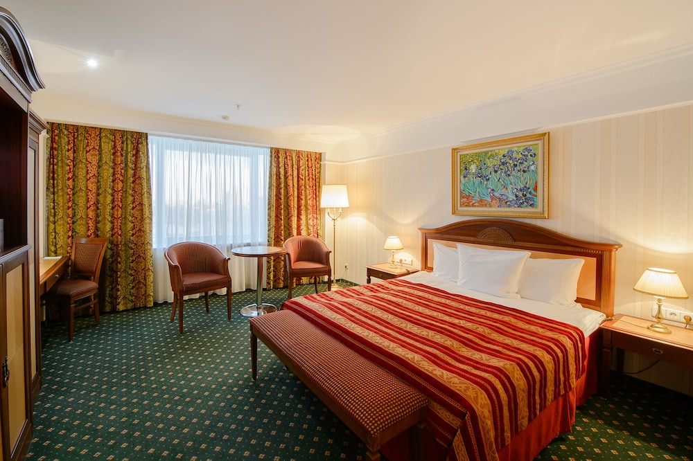 Queen Room with two queen beds photo 2