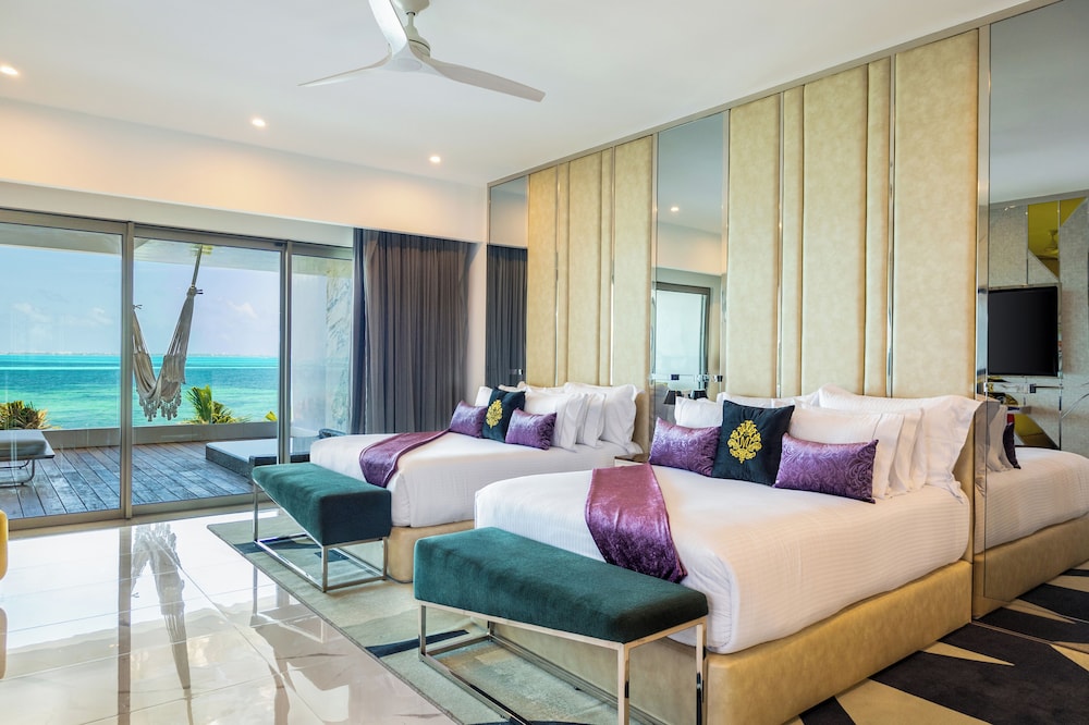 Ultra Suite 2 Queen Beds Ocean Front