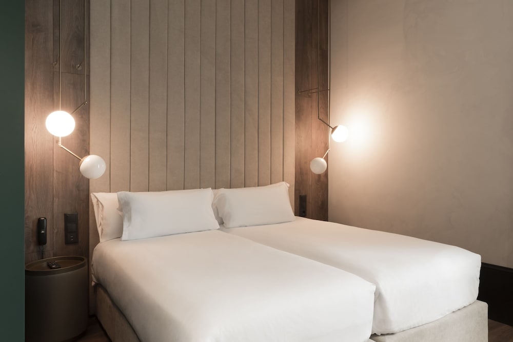 Standard Double Room - Photo 4