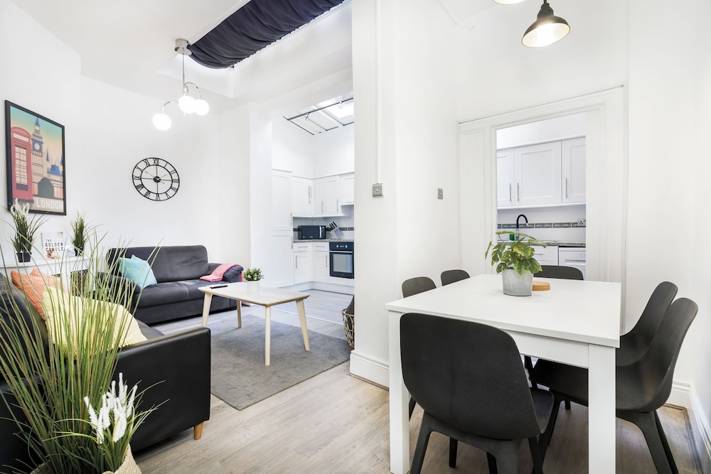 Signature Apartment, 2 Bedrooms, Air conditioning photo 1