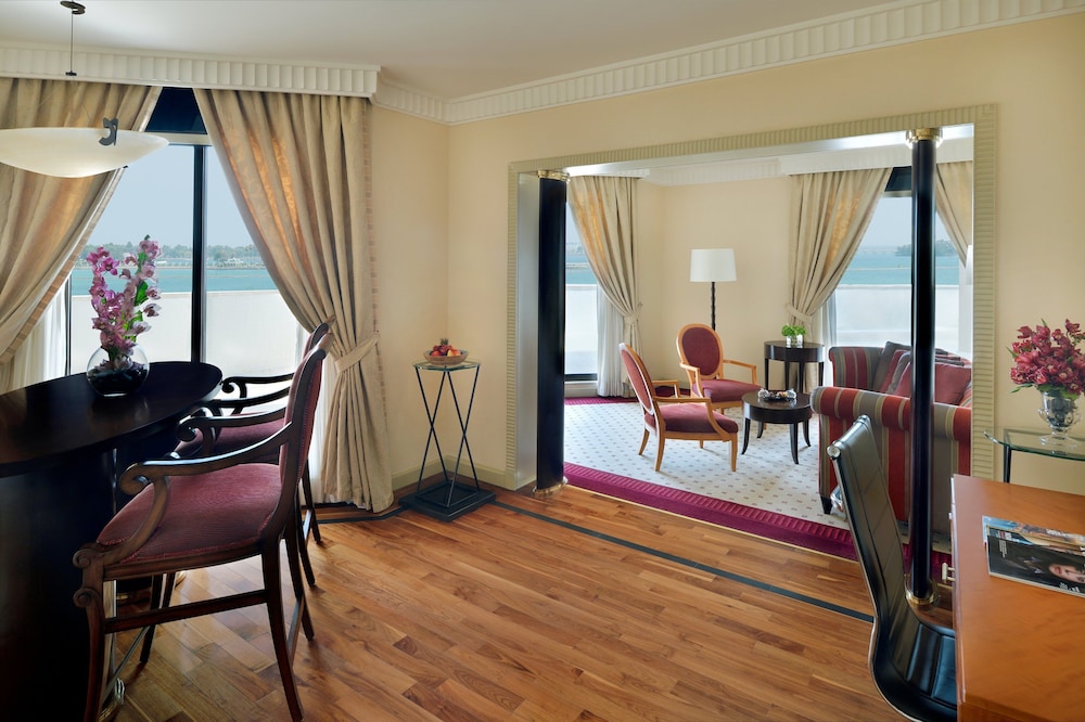 Suite, 1 Bedroom, Smoking, Sea View (Dining Areas) - Photo 4