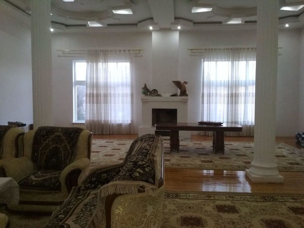 Comfort Room, 5 Bedrooms, Pool Access, Ground Floor photo 3