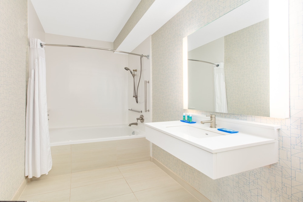 Standard Room, 1 King Bed, Mountain View - Photo 15