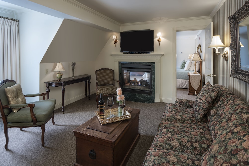 Tuckerman's Suite