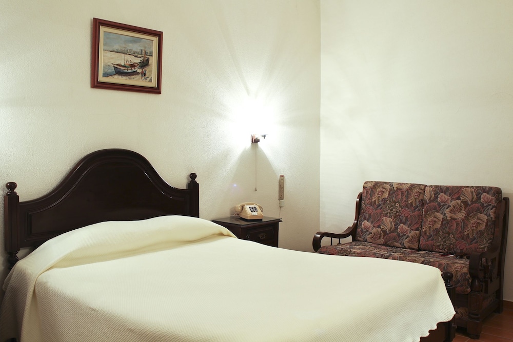 Double Room, Balcony, Partial Sea View - Photo 2
