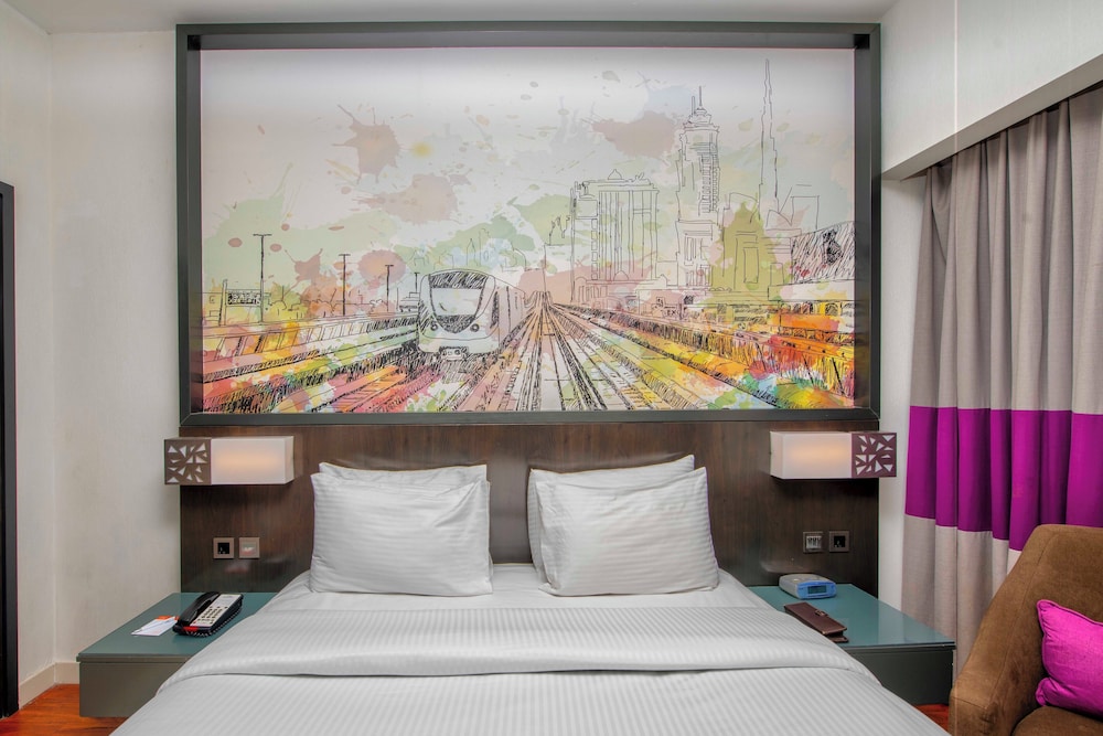Deluxe Room, 1 King Bed, Non Smoking photo 1