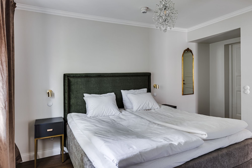 Two Room Suite photo 2