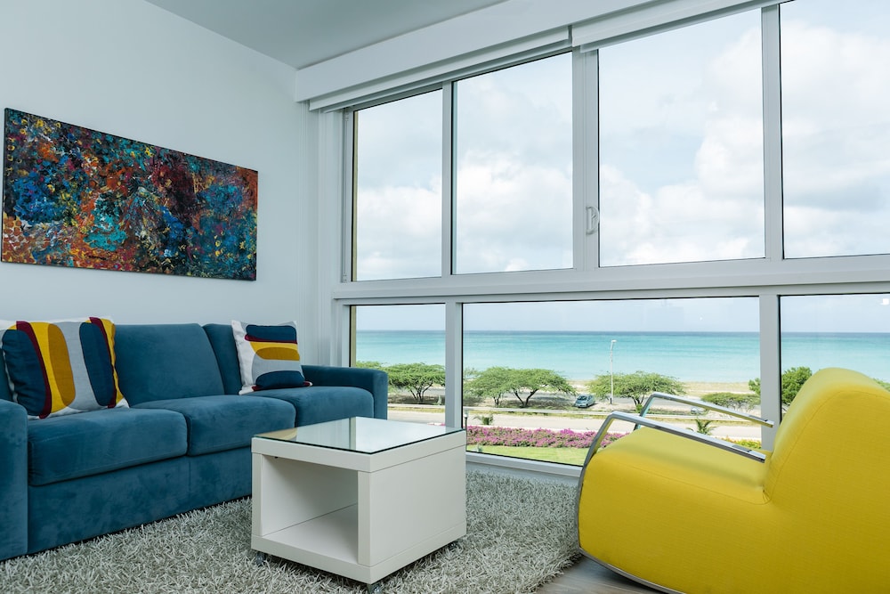 Standard Condo photo 2