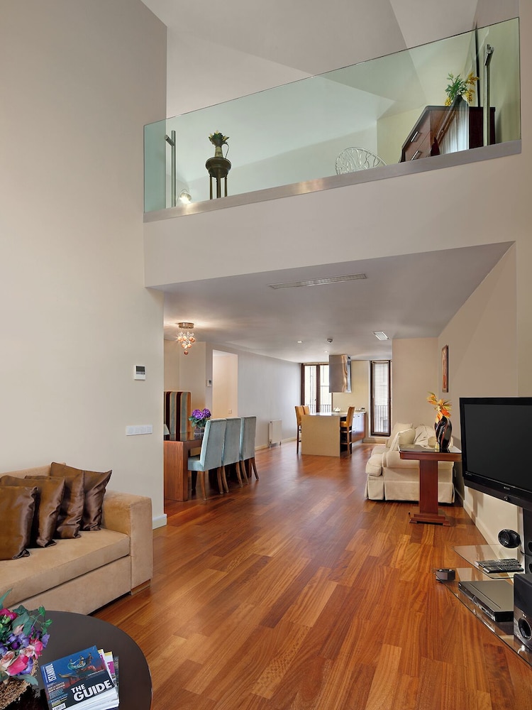 Premium Duplex, 2 Bedrooms, Terrace, Garden View photo 1