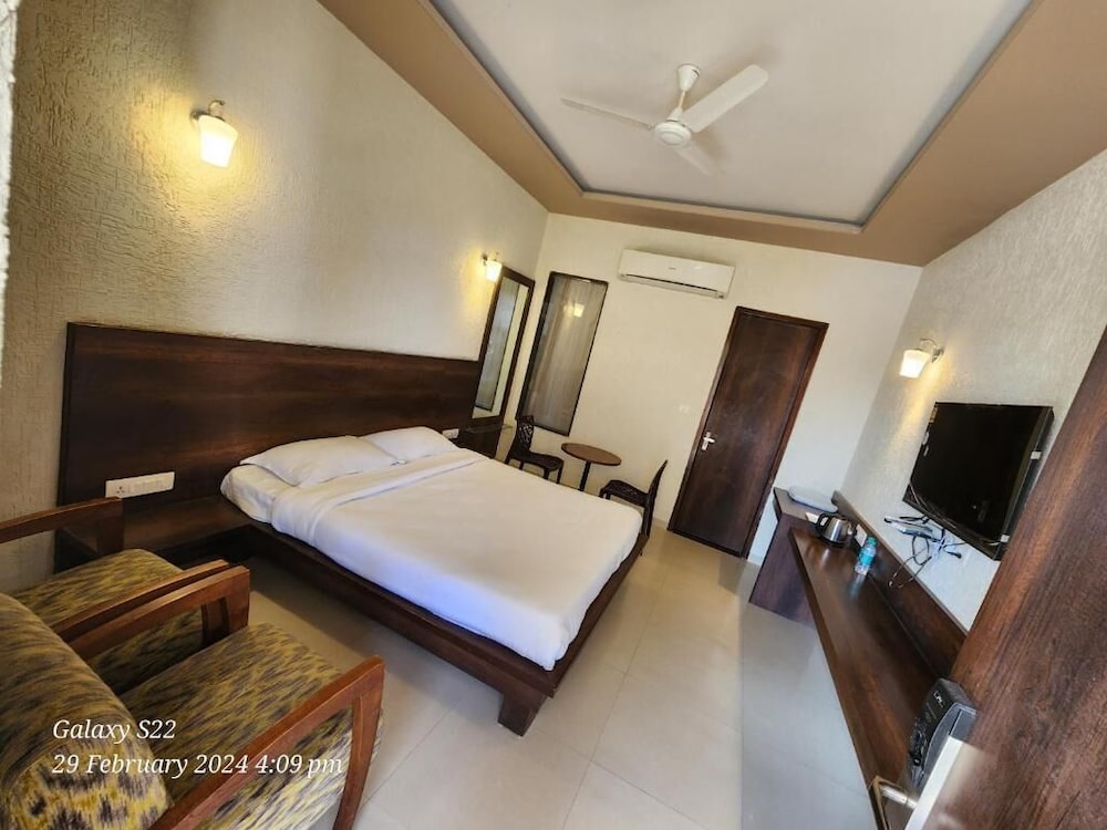 Standard Twin Room, Balcony, Mountain View