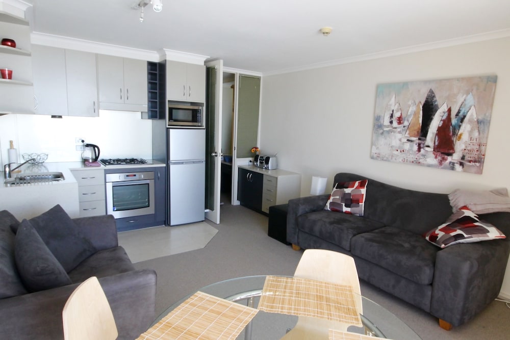Suite, 1 Bedroom (Sleeps 4) photo 3