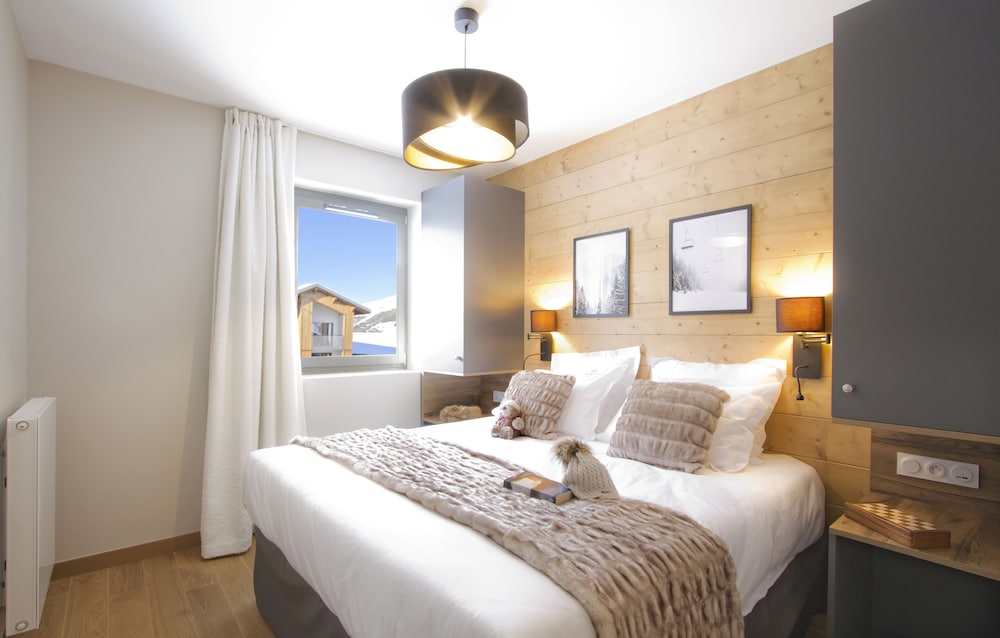 Deluxe Suite - Photo 1